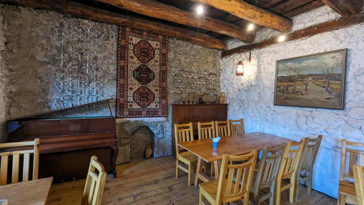 Hotel Arevi Gosh Ngoại thất bức ảnh