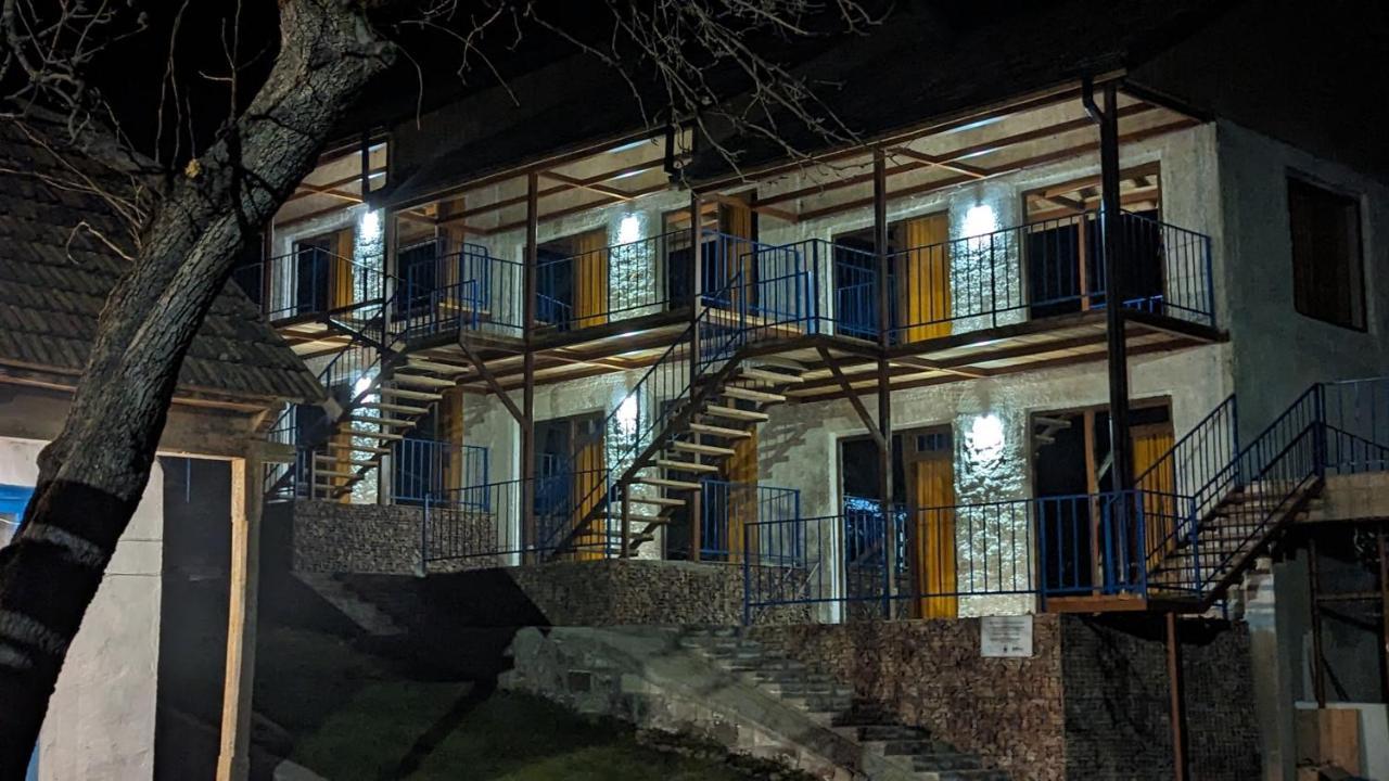 Hotel Arevi Gosh Ngoại thất bức ảnh